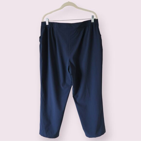 CHICO'S Zenergy Navy Blue Cropped Pants Sz 2 / L Straight Leg Lightweight Capri - Picture 7 of 7